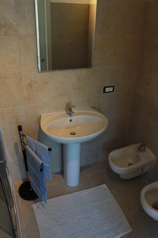 Dal Generale Hotel Moniga del Garda Bagian luar foto