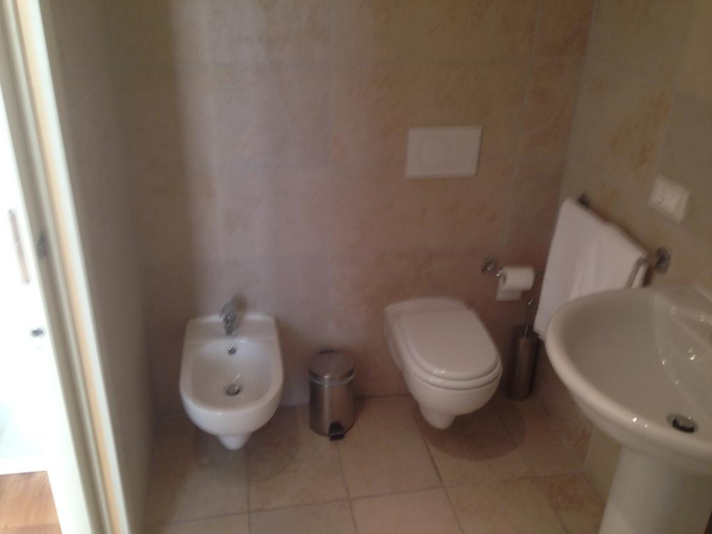 Dal Generale Hotel Moniga del Garda Ruang foto