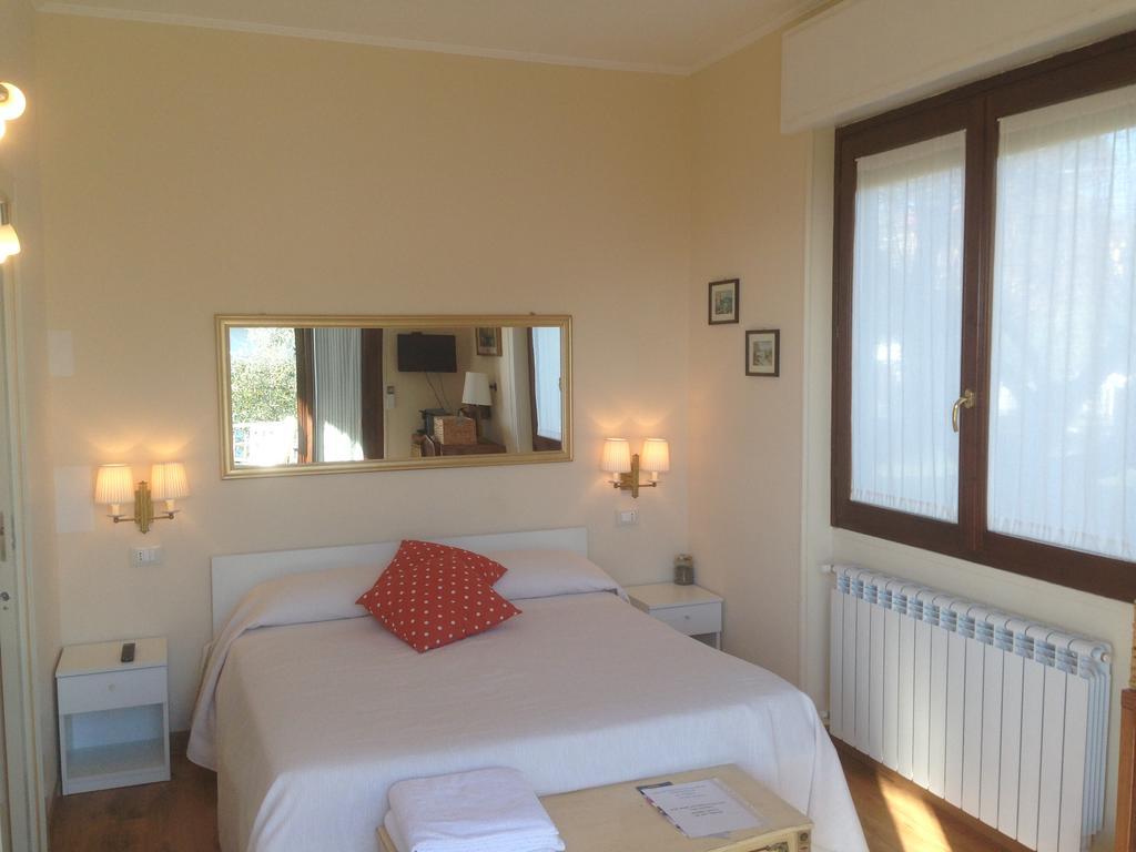 Dal Generale Hotel Moniga del Garda Ruang foto